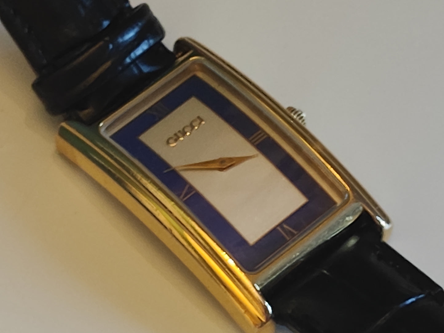 Gucci 2000 Series - 18k Gold Plated - Ref. 2600M Quartz
