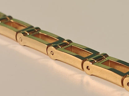Gucci 3000 Series - 18k Yellow Gold - Ref: 3900L