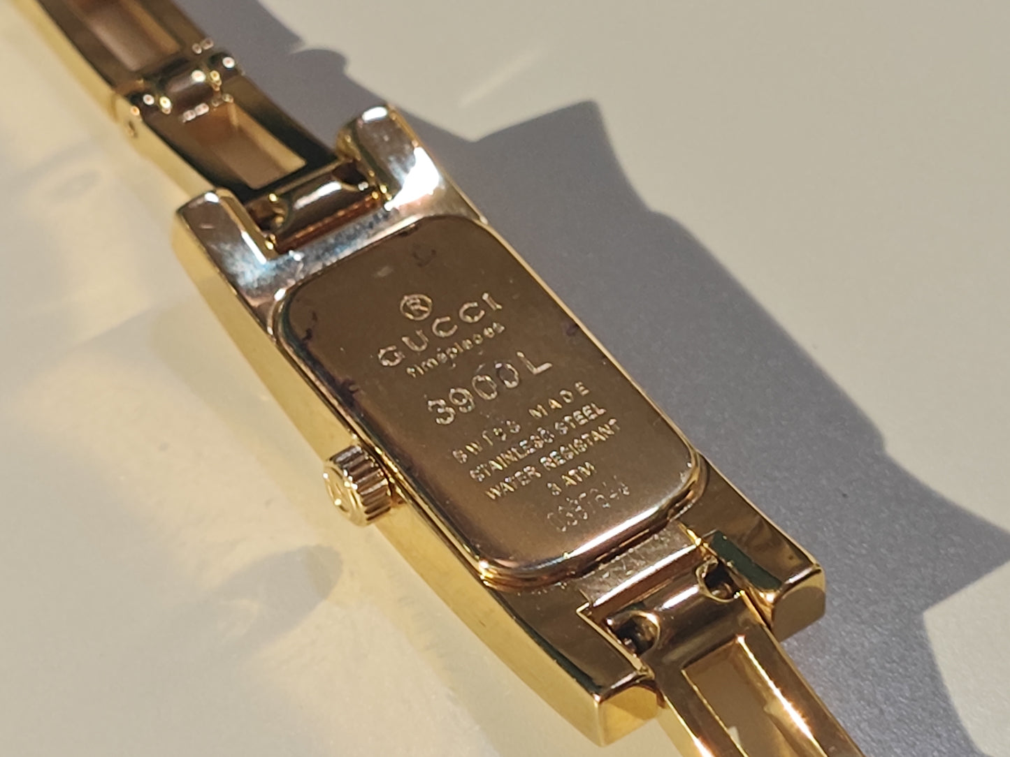 Gucci 3000 Series - 18k Yellow Gold - Ref: 3900L